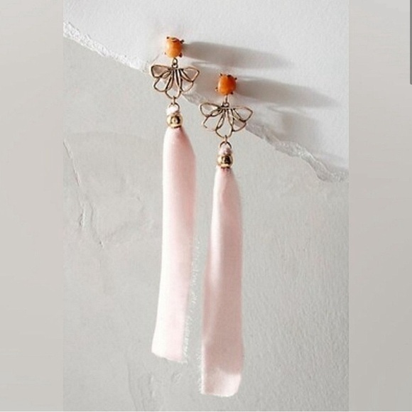 Free People Dainty Coquette Fairy Lulu Ribbon Dangle Earrings - Pink/Gold - NWT - Picture 1 of 5